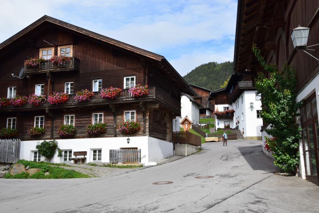 Obertilliach einst und heute