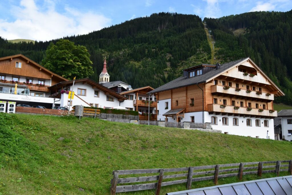 Obertilliach einst und heute