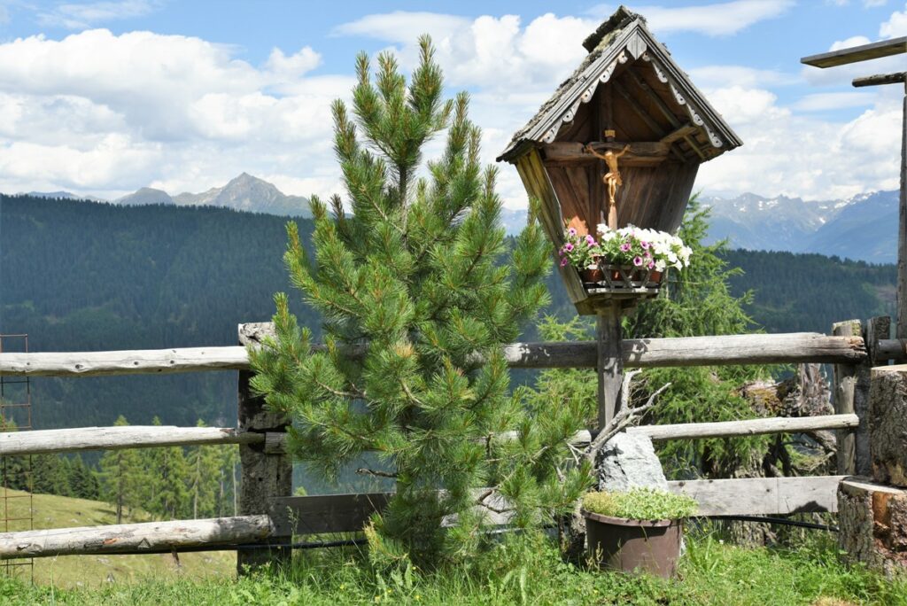 naturfreundehuette-kreuz