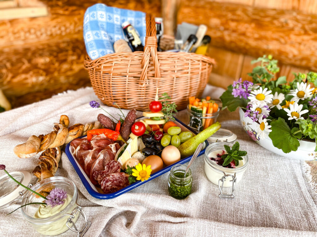 Jause in Osttirol: Hier in der Roat'zbodn Genusshitte oberhalb von Matrei