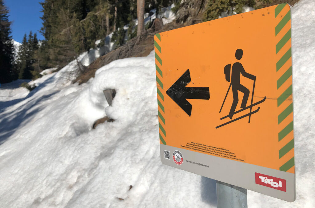 Hinweisschilder Sckitourenlenkung