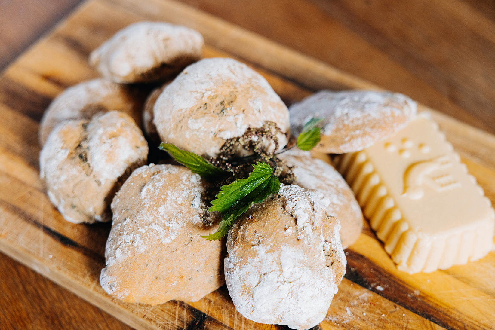 osttirol-brennnesselbrot-backen-urlaub-am-bauernhof-rezept