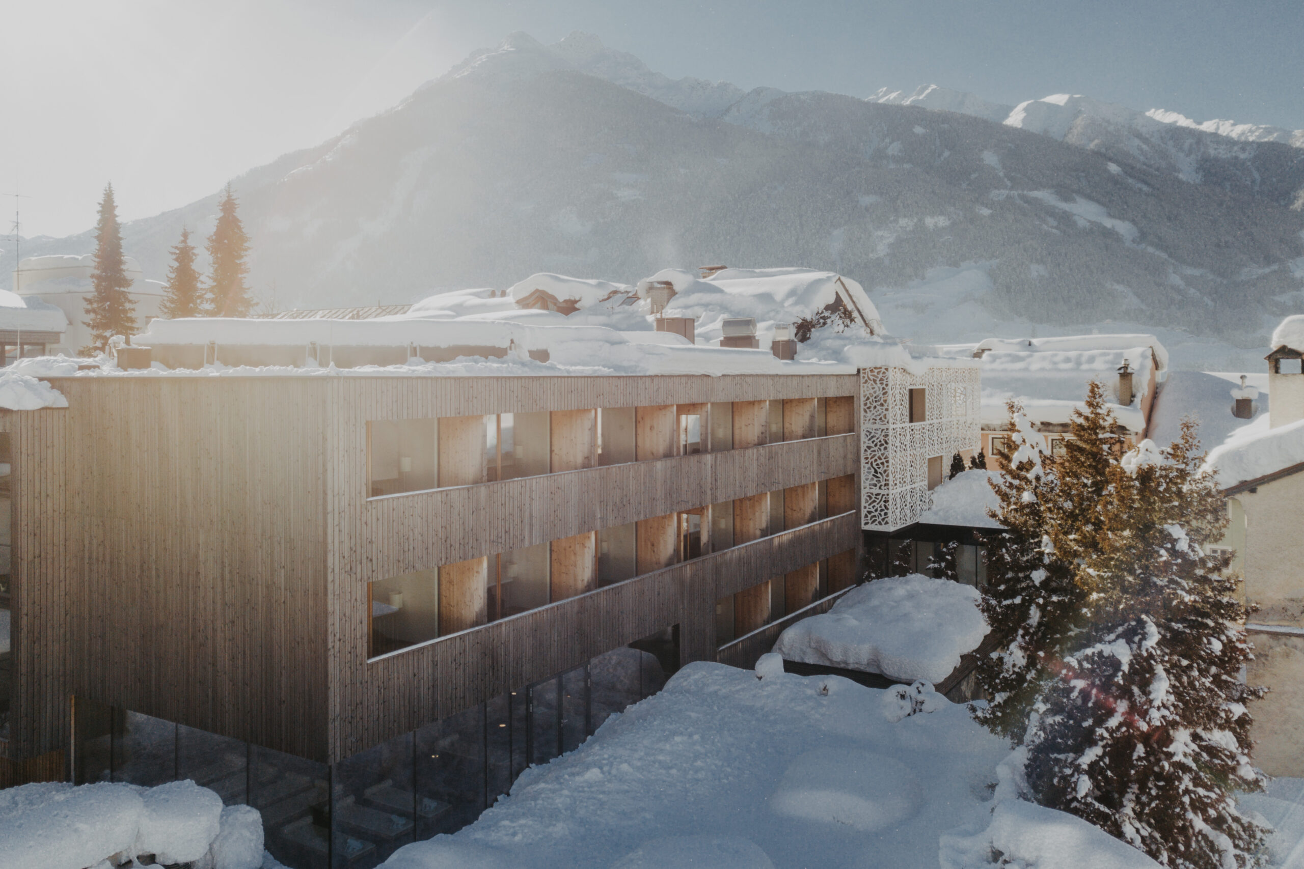 Hotel Hinteregger von Aussen im Winter