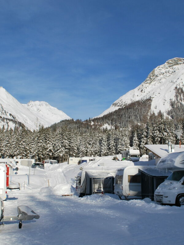 Wintercamping in Osttirol: Schnee grüßt den König