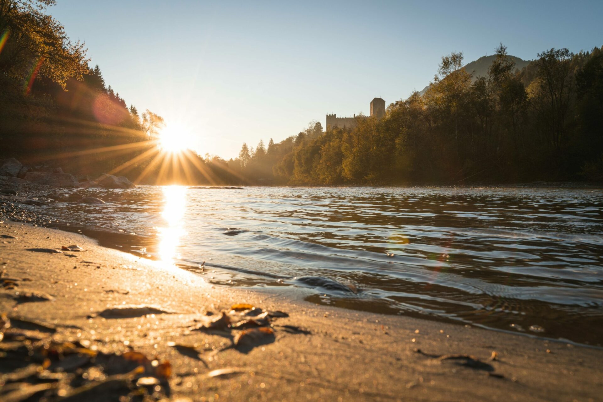 Isel mit Schloß Bruck - 5 Must Do's in Lienz