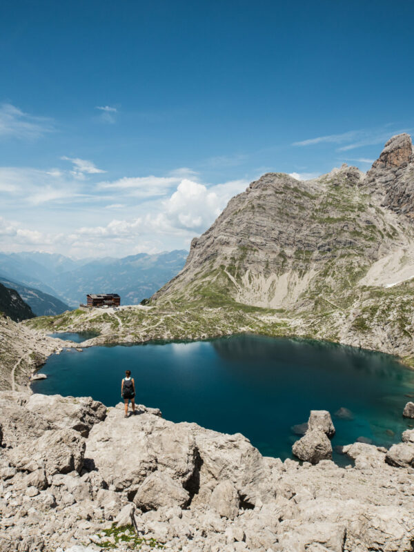 Hütten direkt am Bergsee