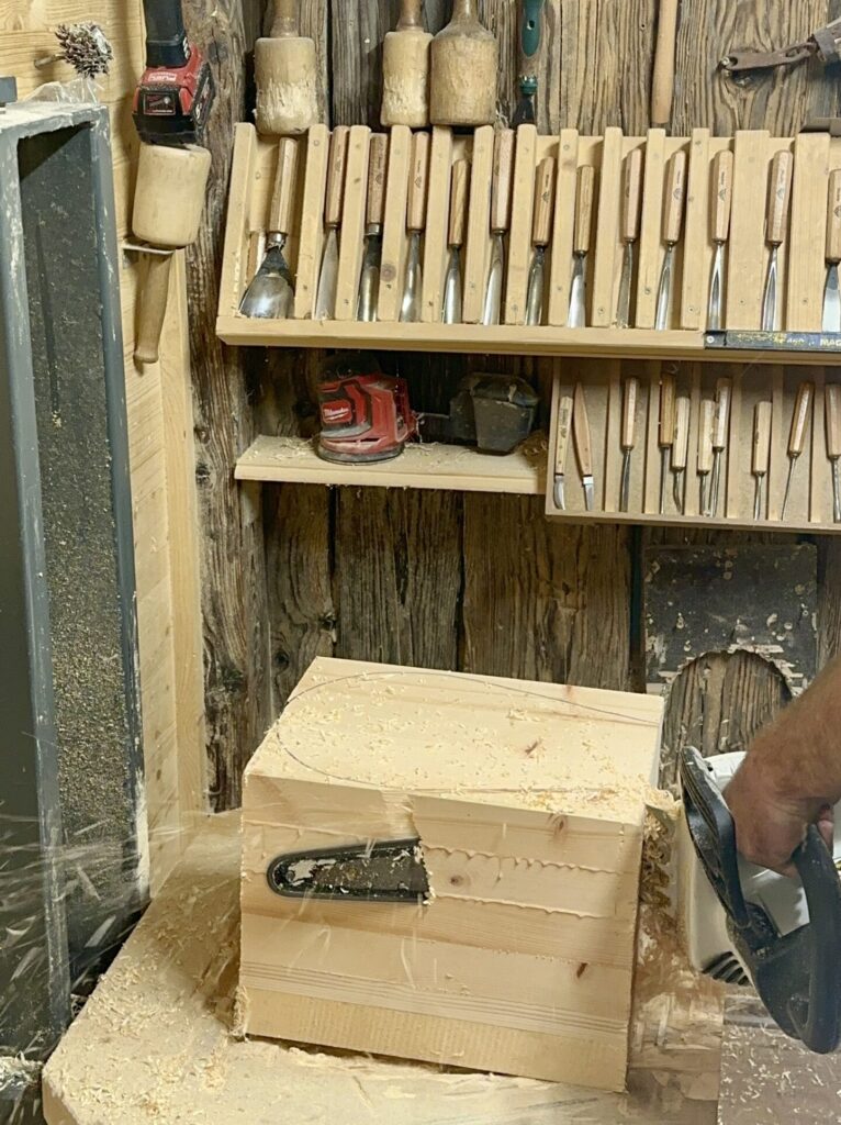 Zirbenholz für Krampuslarve Klaubauf - Vom Musel zur Krampuslarve