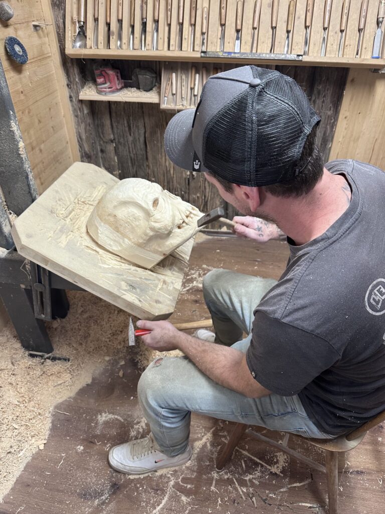 Kleine Hämmerarbeiten für die Oberflächenstruktur