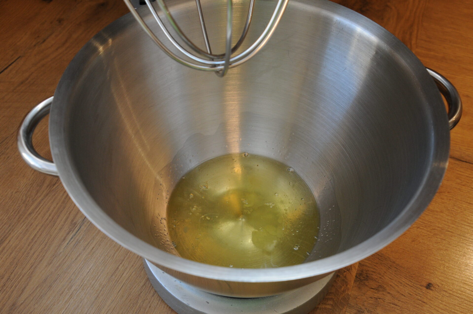 Eiweiß mit Salz steif schlagen