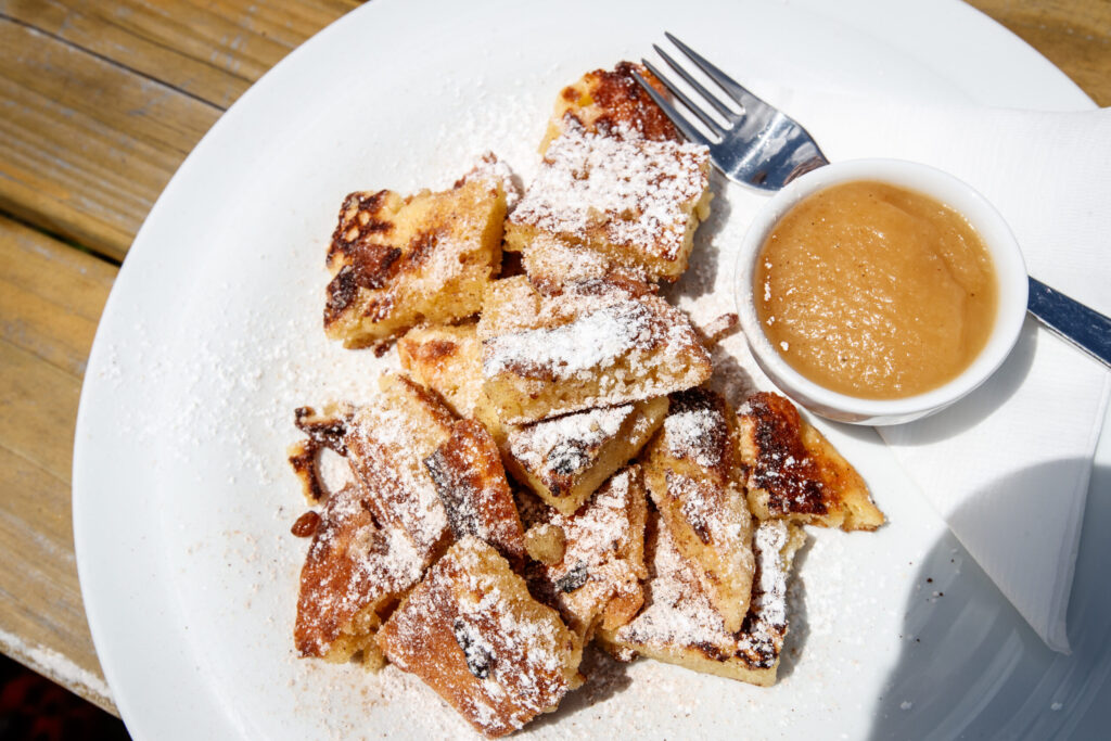 Tiroler Wirtshauskulinarik Kaiserschmarrn