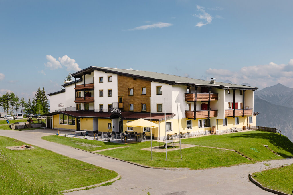 Das Sporthotel Hochlienz am Zettersfeld Lienz ist die Homebase für Astanas Rennrad-Training in Osttirol.
