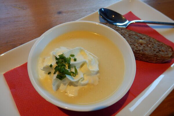 Käserahmsuppe