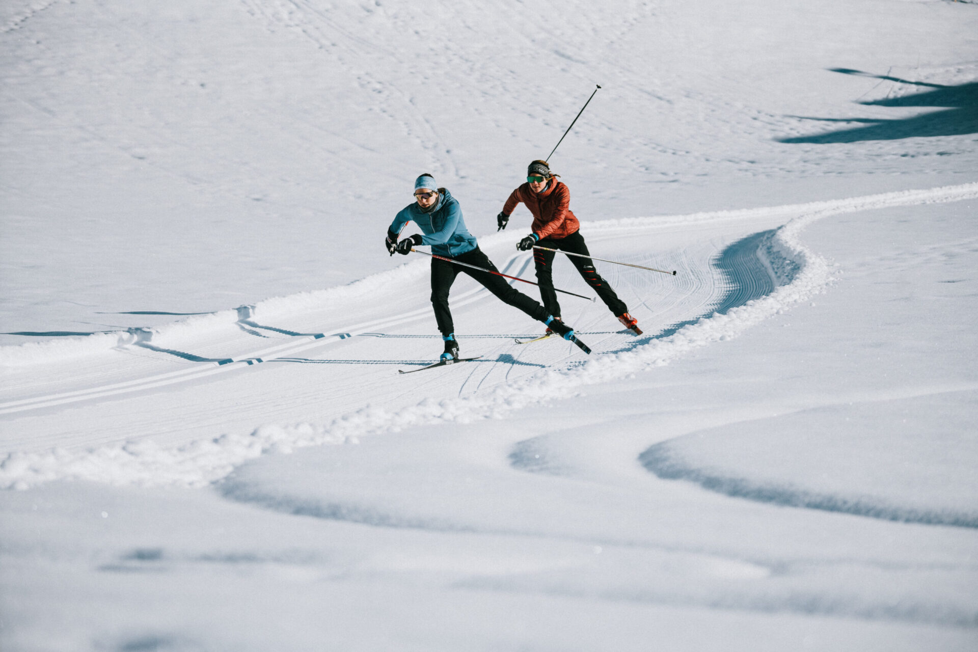 Skating vs. Klassisch: Welche Langlauftechnik passt zu dir?