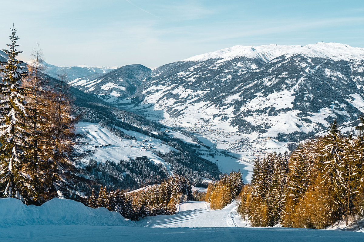 Familienskigebiet Kartitsch - perfekt für Insider Das Skigebiet Dorfberg in Kartitsch mit grandioser Aussicht ins Hochpustertal nach Sillian und Heinfels.