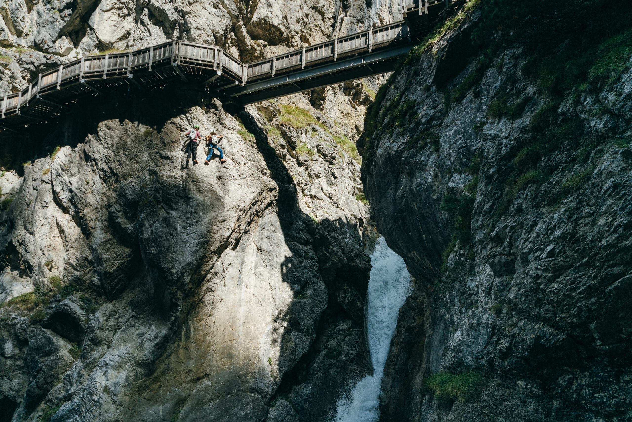 Spontane Mikroabenteuer beim Klettersteig erkunden in der Galitzenklamm