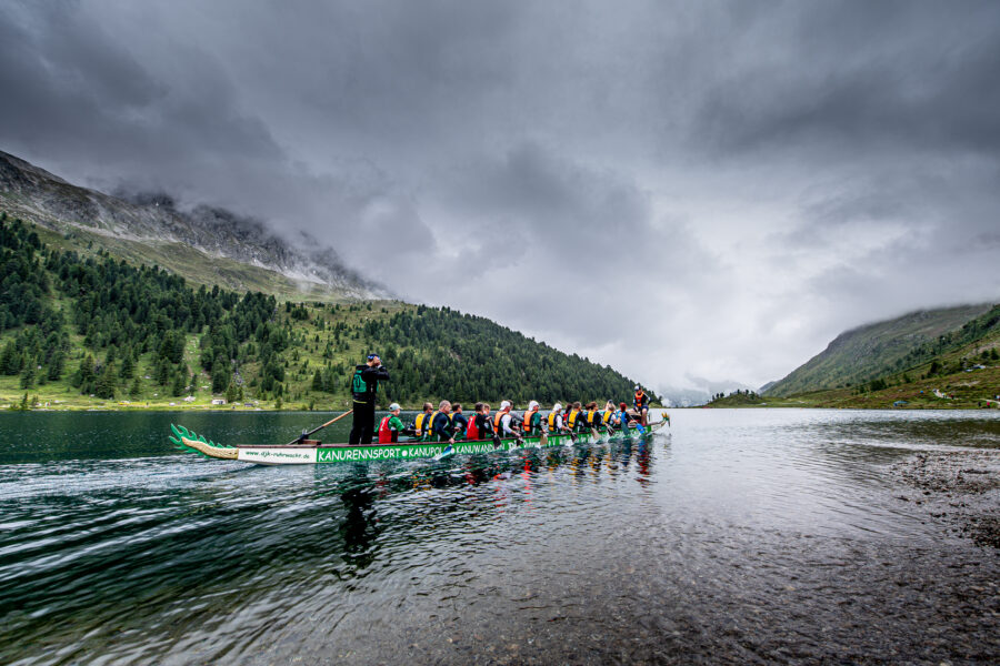 Drachenboote im Defereggental: Paddeln auf 2.016 Metern