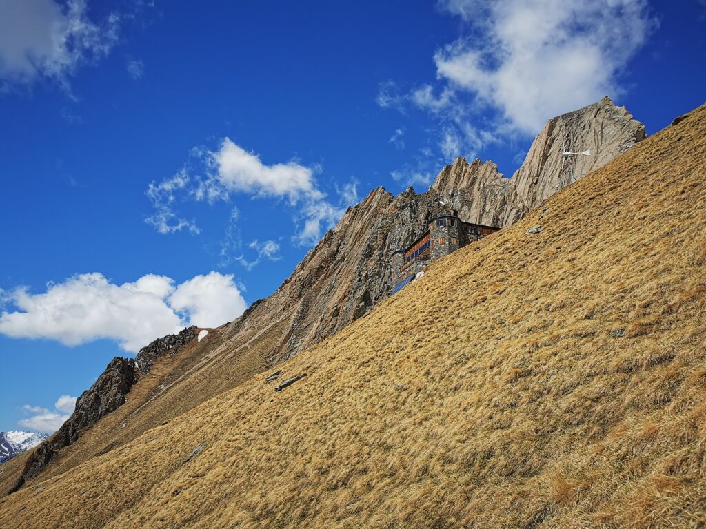 Sajathütte - das Schloss in den Bergen - Rote Säule Klettersteig