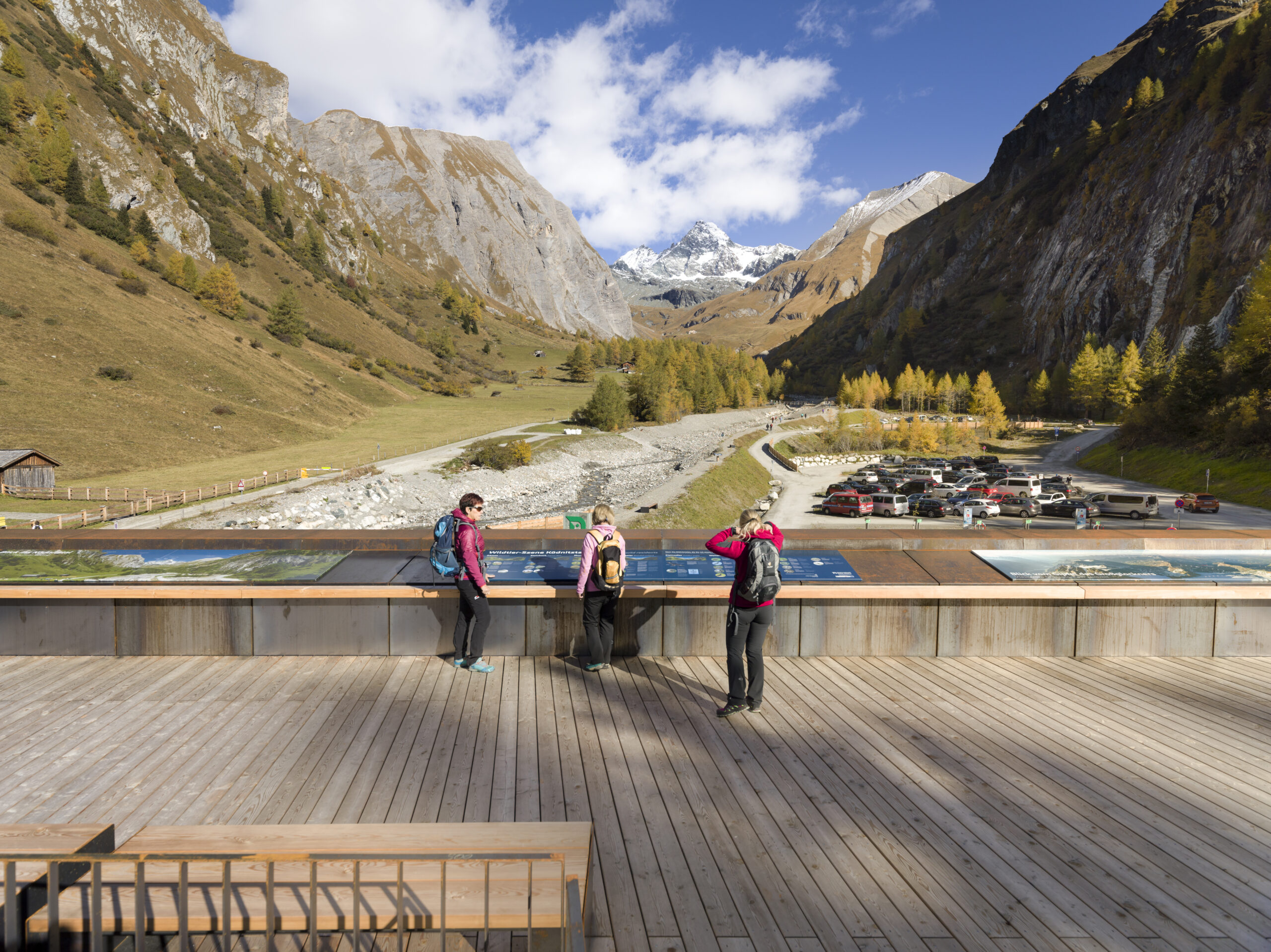 Kalser Glocknerstraße mit Großglocknerblick im Herbst